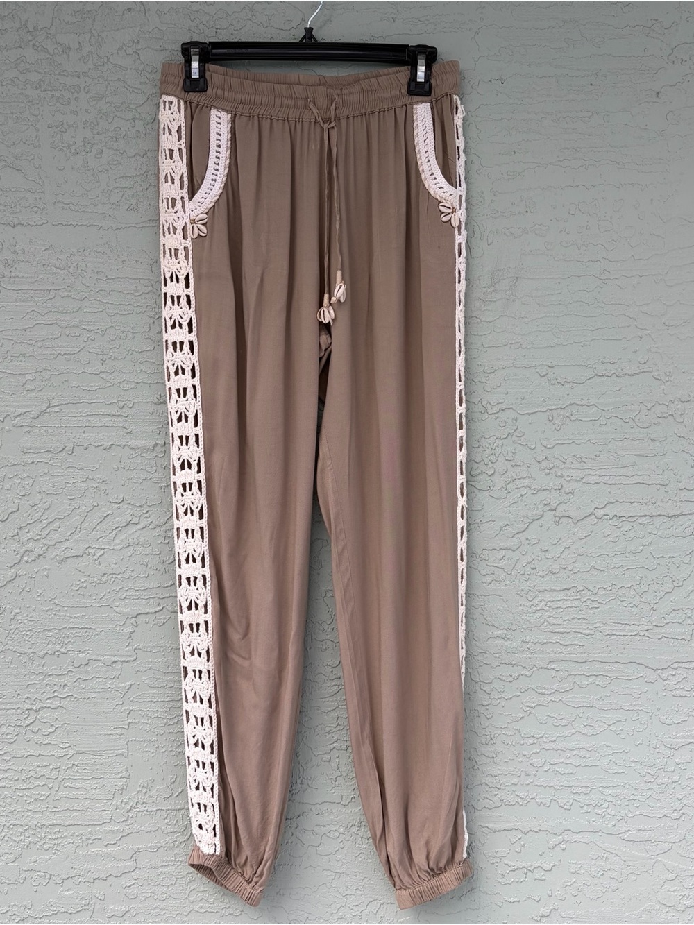 Skemo Taupe Joggers with Ivory Crochet Side Panels Sz L BOHO